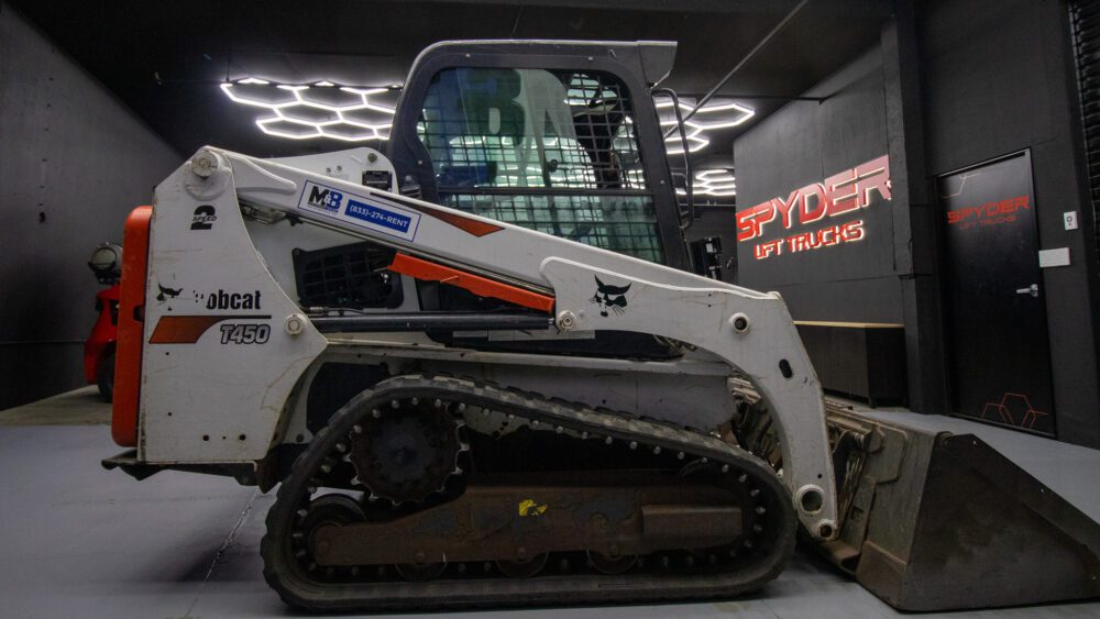 Bobcat T450 Compact Track Loader | M&B Equipment