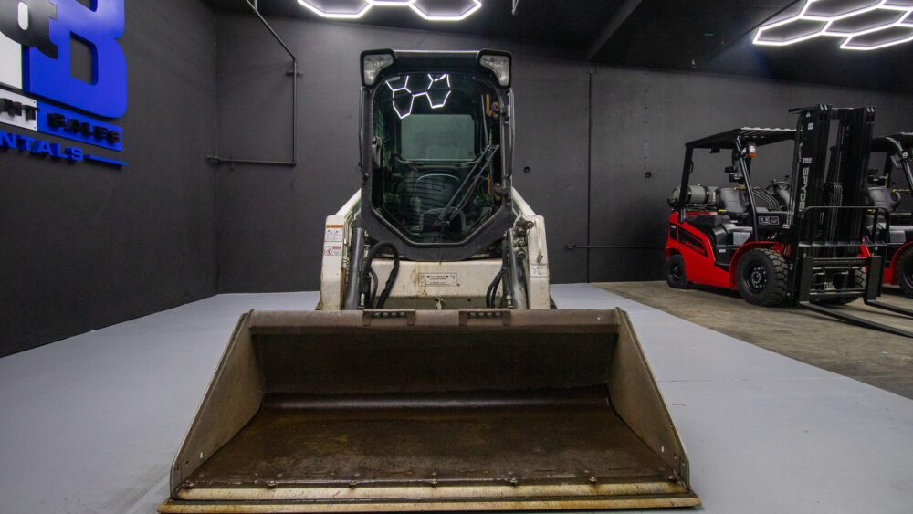 Bobcat T450 Compact Track Loader | M&B Equipment