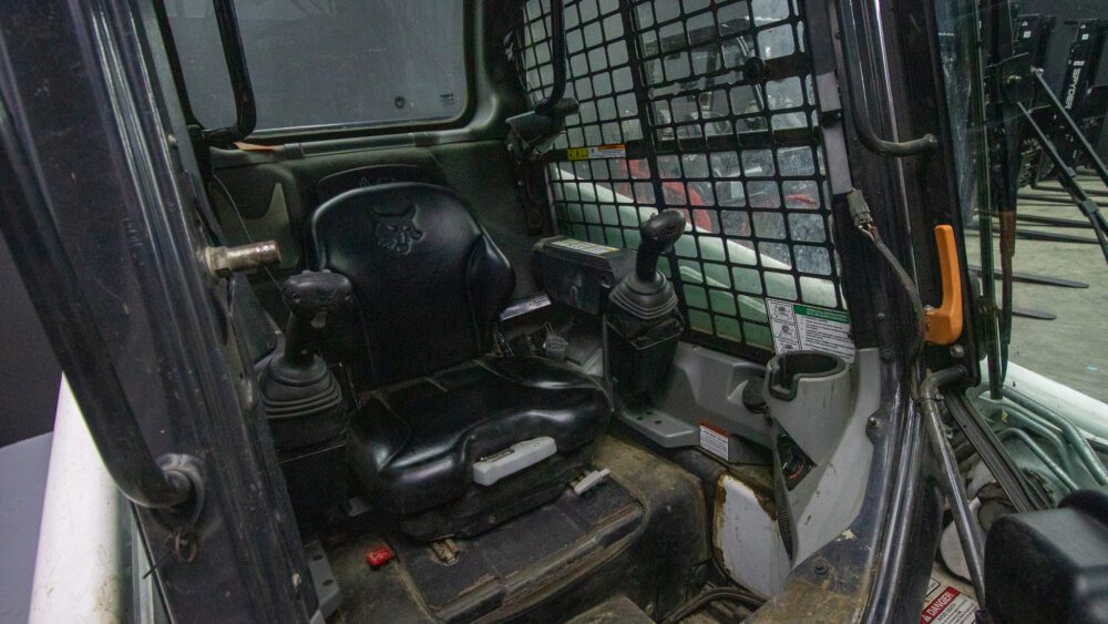 Bobcat T450 Compact Track Loader | M&B Equipment