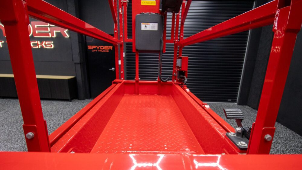 19’ LGMG Scissor Lift