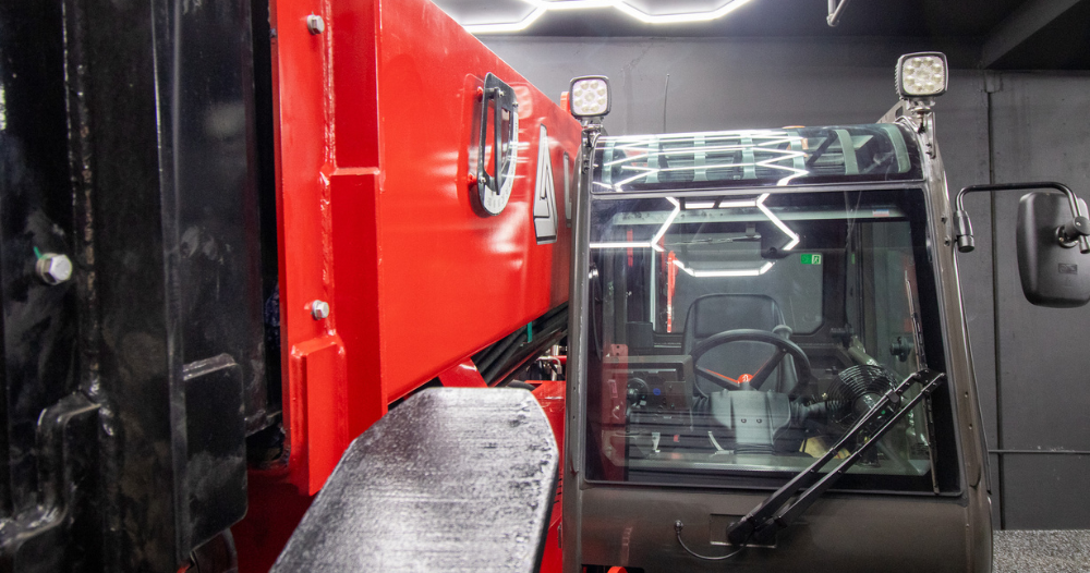 56’ Telehandler – 10,000 lbs H1056 | M&B Equipment