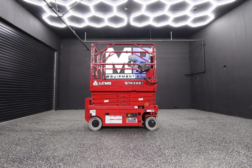 M&B Equipment Sales & Rentals | LGMG 19' Scissor Lift