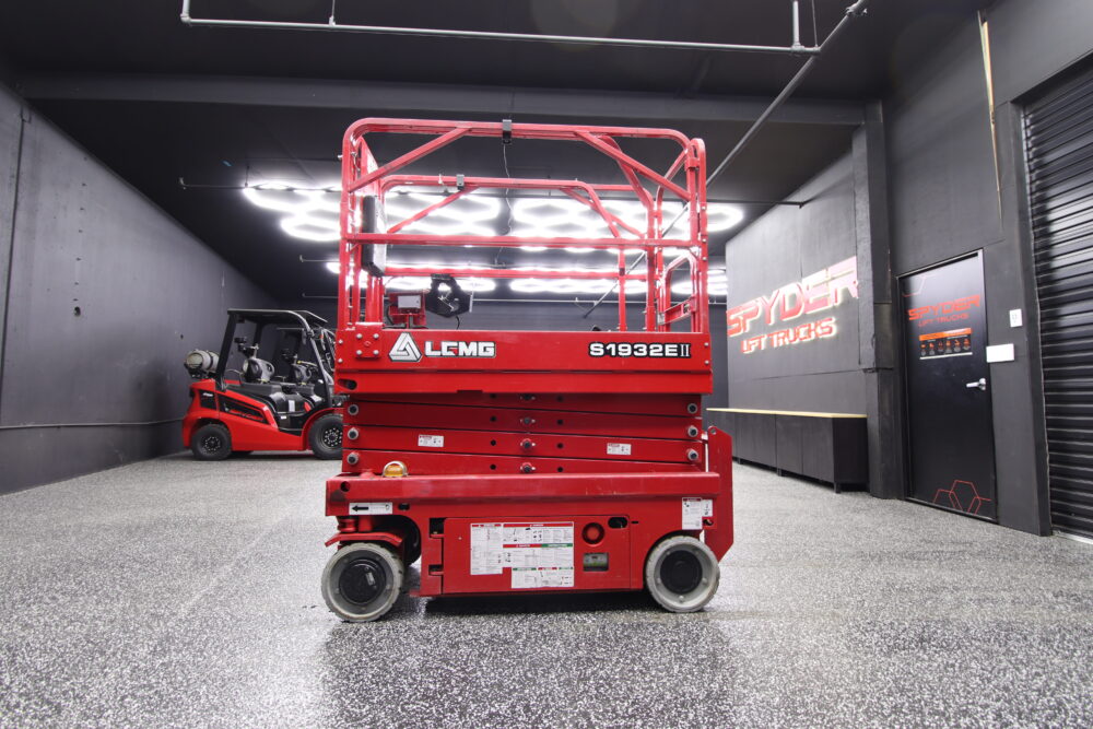 M&B Equipment Sales & Rentals | LGMG 19' Scissor Lift
